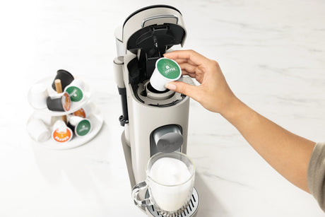 Cafetera Ninja Pod & Grounds para uso diario con cápsulas y café molido en cocina moderna