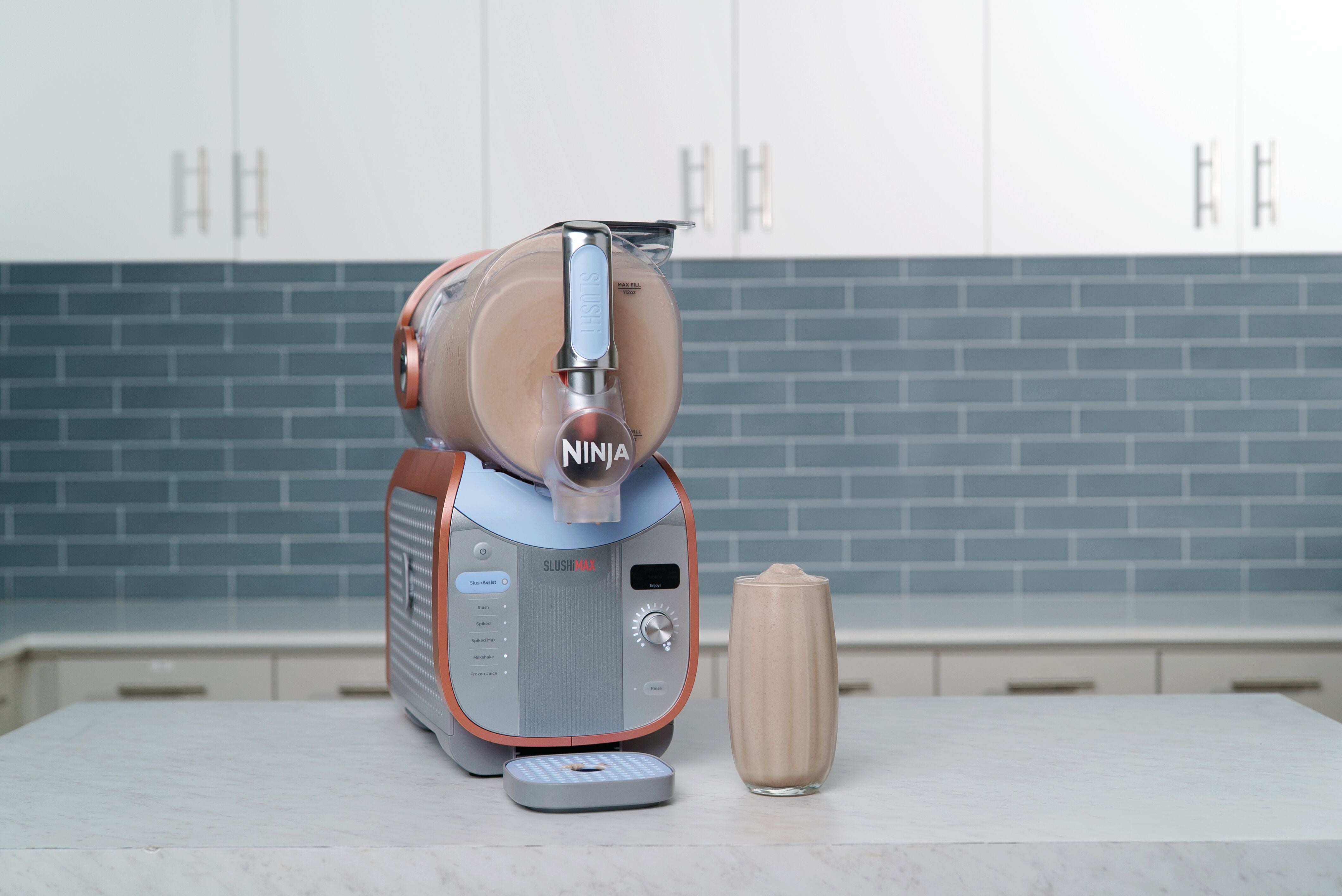 NaTa様 Ninja SLUSHi™ Max Smart Frozen Drink Maker Blue & Peach – Shark