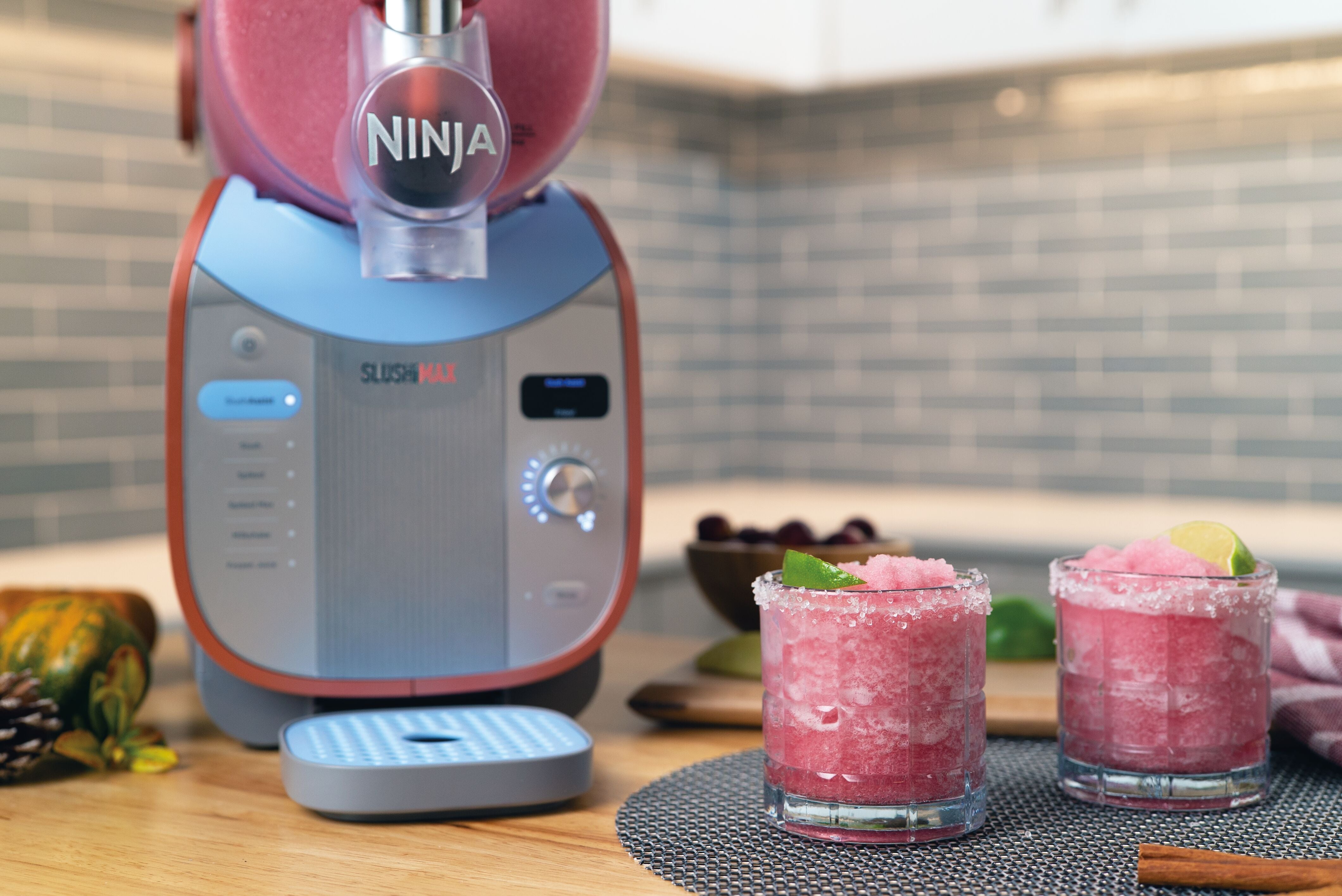 NaTa様 Ninja SLUSHi™ Max Smart Frozen Drink Maker Blue & Peach – Shark