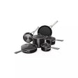 Imagen del Juego de Ollas Ninja NeverStick™ Essential de 10 piezas, con tecnología NeverStick™ para cocción uniforme, apto para horno hasta 500 °F y compatible con todo tipo de cocinas. Ofrece durabilidad, versatilidad y fácil limpieza.