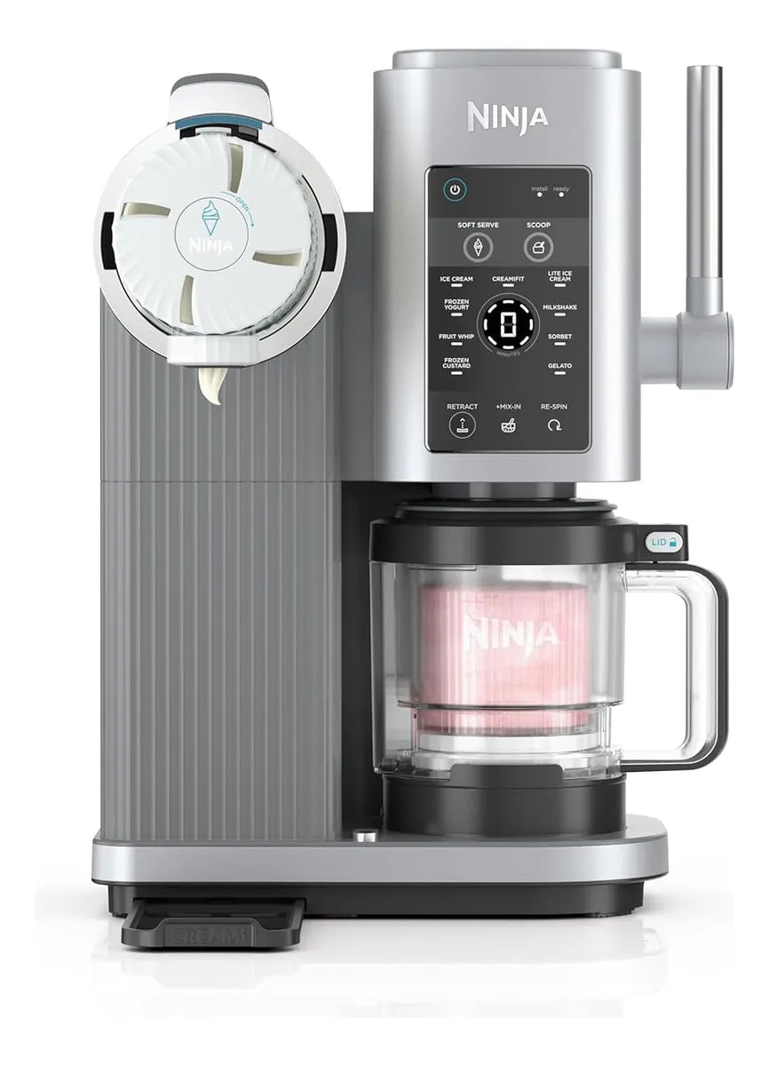 Imagen de la máquina Ninja Swirl™ que prepara helado soft serve, sorbetes y milkshakes con tecnología CreamiFit™ y Soft Serve Creamify®. Incluye palanca tipo swirl, 13 programas automáticos y piezas fáciles de limpiar para disfrutar postres cremosos y personalizados en casa.